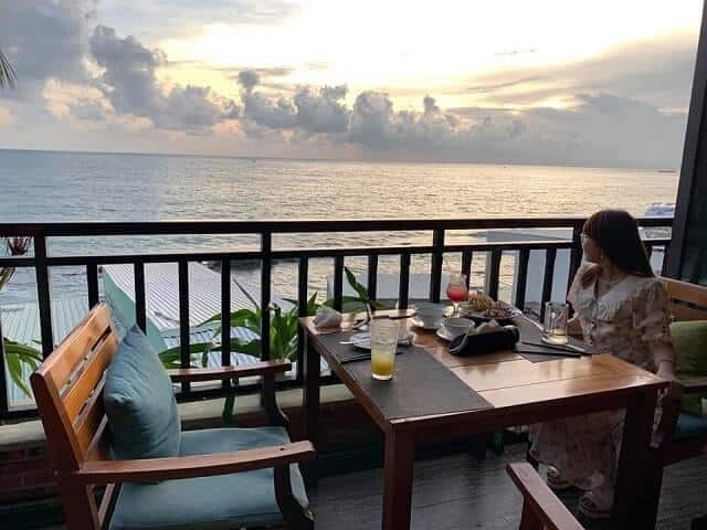 nhà hàng view biển 