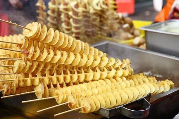 Khoai tây chiên lốc xoáy - Món ăn vặt ở Chiang Mai