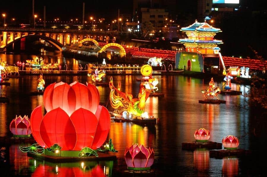 Lễ hội đèn lồng Jinju Namgang Yudeng