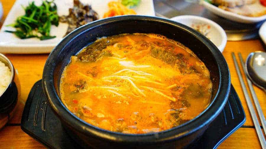 Món súp cá nheo Hàn Quốc