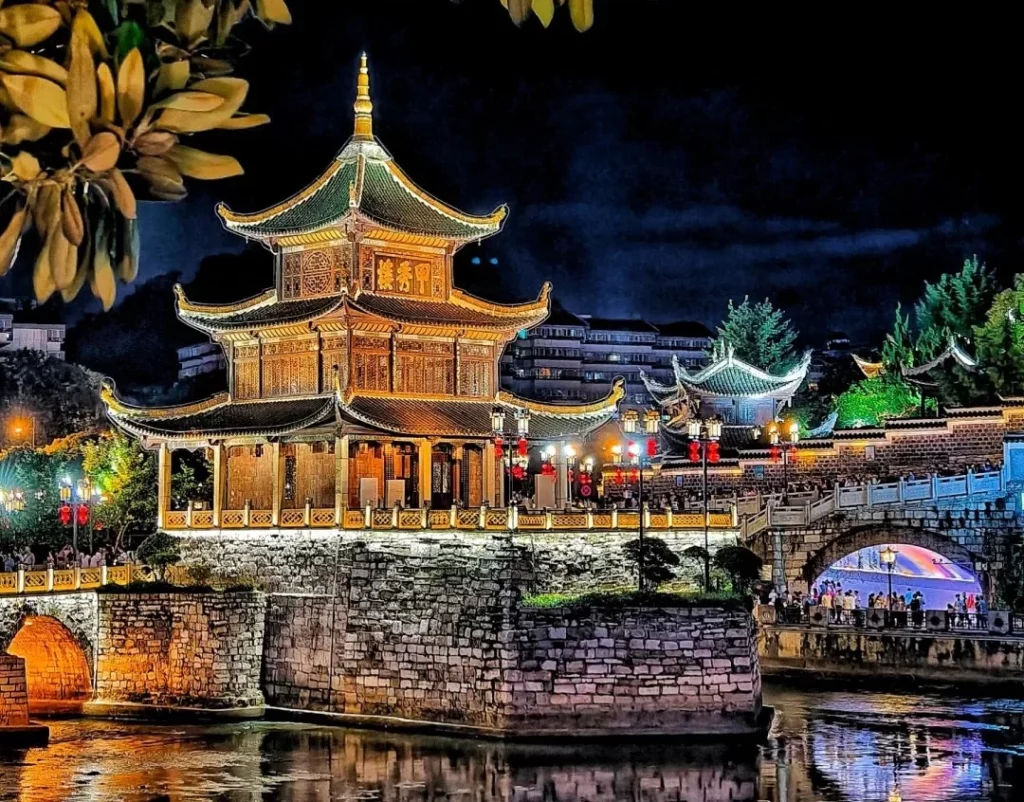 Tour Trung Quốc: Quý Dương – Thanh Nham Cổ Trấn – Thiên Hộ Miêu Trại – Tây Giang Trấn Viễn | 4N3D Bay Colorful Guizhou Airlines