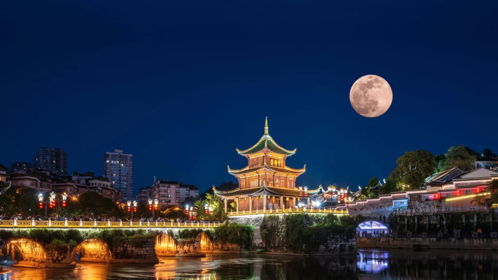 Tour Trung Quốc: Quý Dương – Tiểu Thất Khổng/Đại Thất Khổng – Thiên Hộ Miêu Trại – Tây Giang Trấn Viễn | 5N4D Bay Colorful Guizhou Airlines