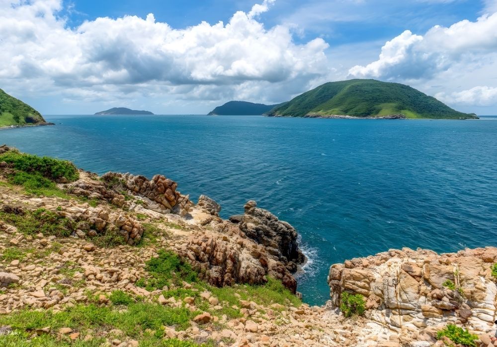 Mũi Chân Chim gây ấn tượng với khung cảnh thiên nhiên hoang sơ gồm bãi cát trắng mịn