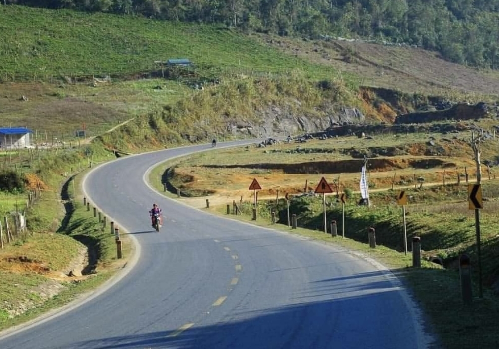 Di chuyển đến Mộc Châu bằng xe máy hoặc ô tô cá nhân