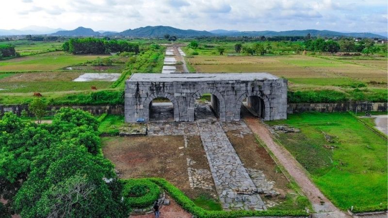 Thành nhà Hồ được xây dựng dưới thời Hồ Quý Ly, từng là kinh đô của nước Đại Ngu