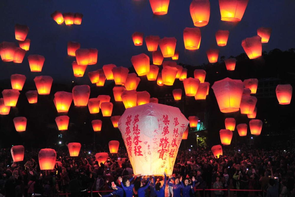 lễ hội đèn trời pingxi